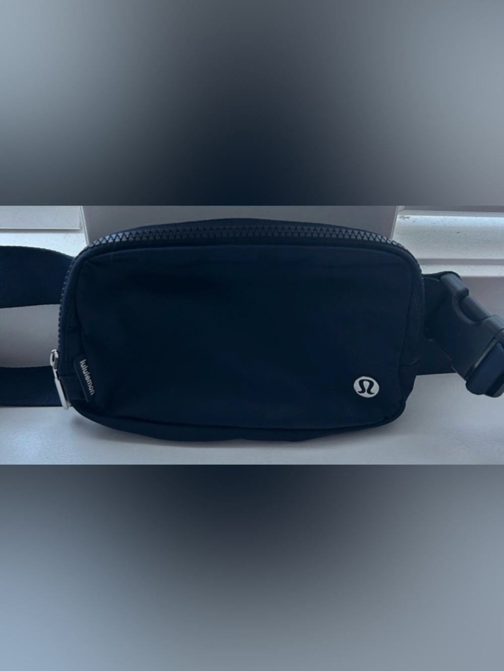 LULULEMON - EVERYWHERE CROSSBODY/BELT - NAVY BLUE - NWOT